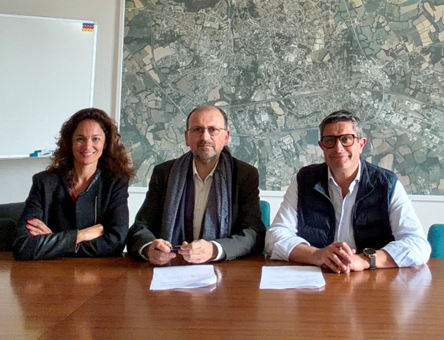 de gauche à droite : Aurélia Leroux, directrice du CMQ EAC, Jean Calisti, président du CMQ EAC, Philippe Le Goff, maire de la ville de Guingamp